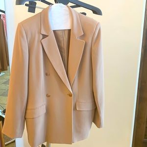 Women’s Josephine Chaus jacket in beige